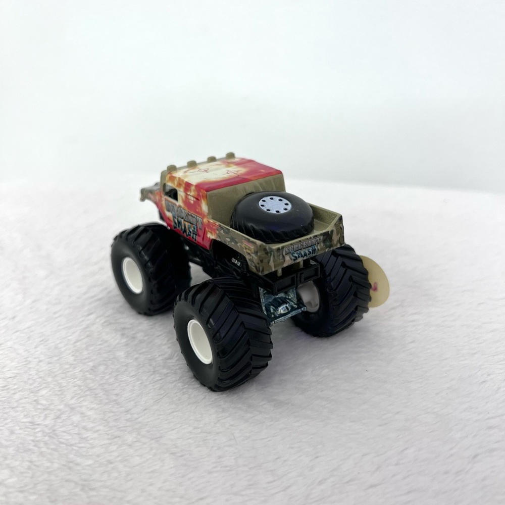 “Sergeant Smash” Hot Wheels Monster Jam Truck - Picture 3 of 3